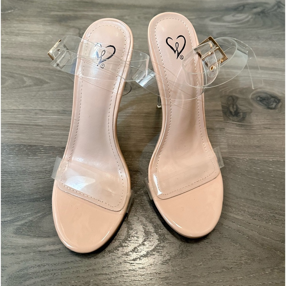High heels shoes